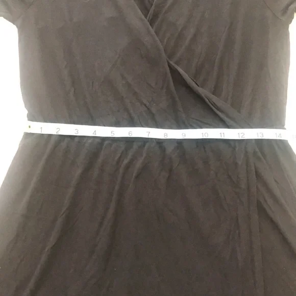 Gap sleeved classic black dress with a side slit V neck down to knee - Picture 2 of 10